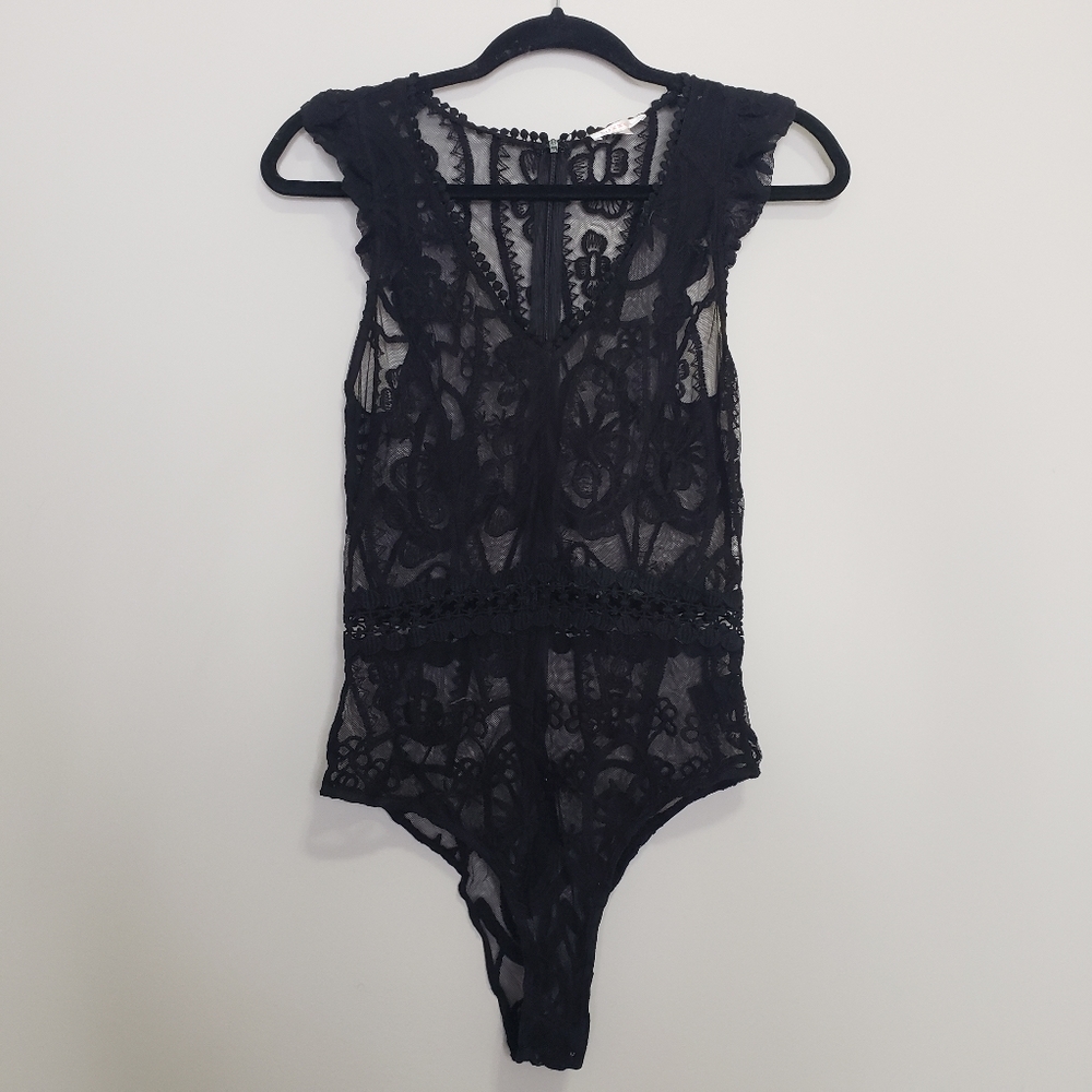 Luxxel lace bodysuit black small